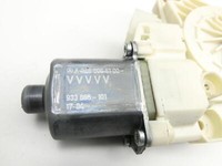 Mercedes W246 B180 14-18 Fensterhebermotor Links Vorne Mercedes W246 B180 14-18 22.11.2016 A2469065100 A2469865100... Vorschau 5