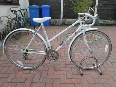 universal la riviera ladies bike