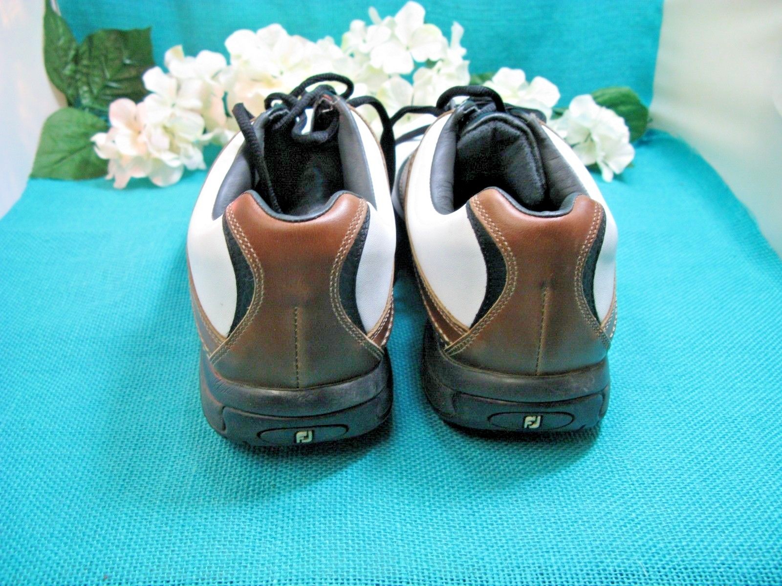 Men's FootJoy Contour Series Size 9W (White/Tan) 54108 Pre Owned w/Box