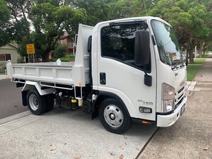 2020 ISUZU NMR 60/150 Tipper Manual ONLY 4 Months old... | Trucks
