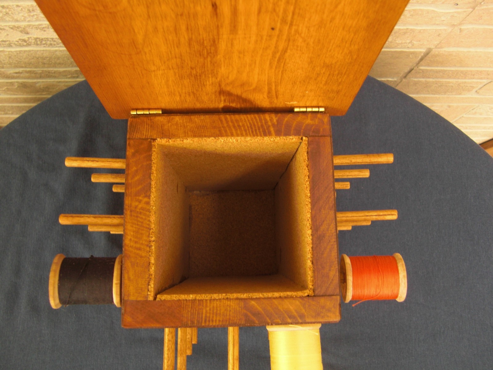 Vintage Revolving 48 Thread Spool Holder With Storage Compartment & Thread VNC