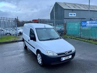 2011 Vauxhall Combo 2000 1.7CDTi 16V Van Ex Ambulance Service  CAR DERIVED VAN D