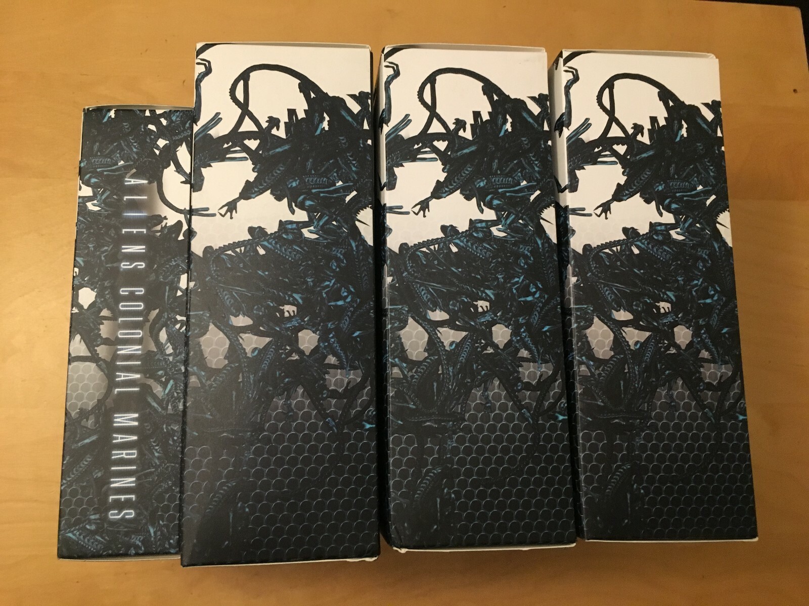 ALIENS XENOMORPH BOILER SPITTER LURKER, HUDSON COLONIAL MARINES 1/18 SCALE NIB