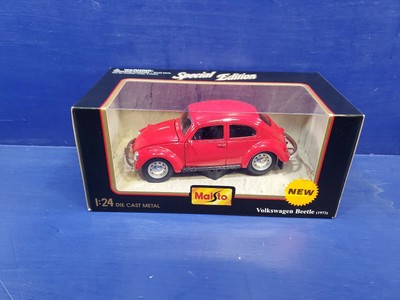 MAISTO SPECIAL EDITION / RED 1973 VOLKSWAGEN BEETLE 1:24 SCALE DIE CAST CAR NIB
