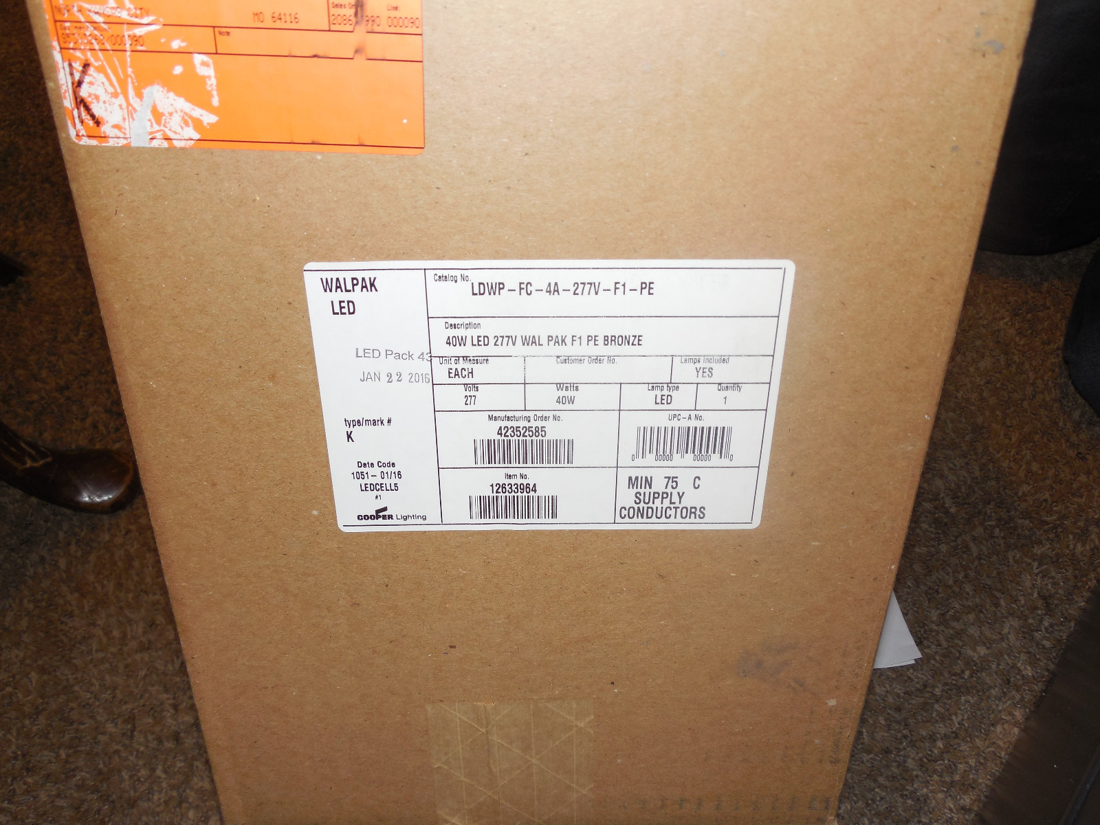 New Cooper Wal-Pak Solid State LED Light Fixture 40W 277v Bronze