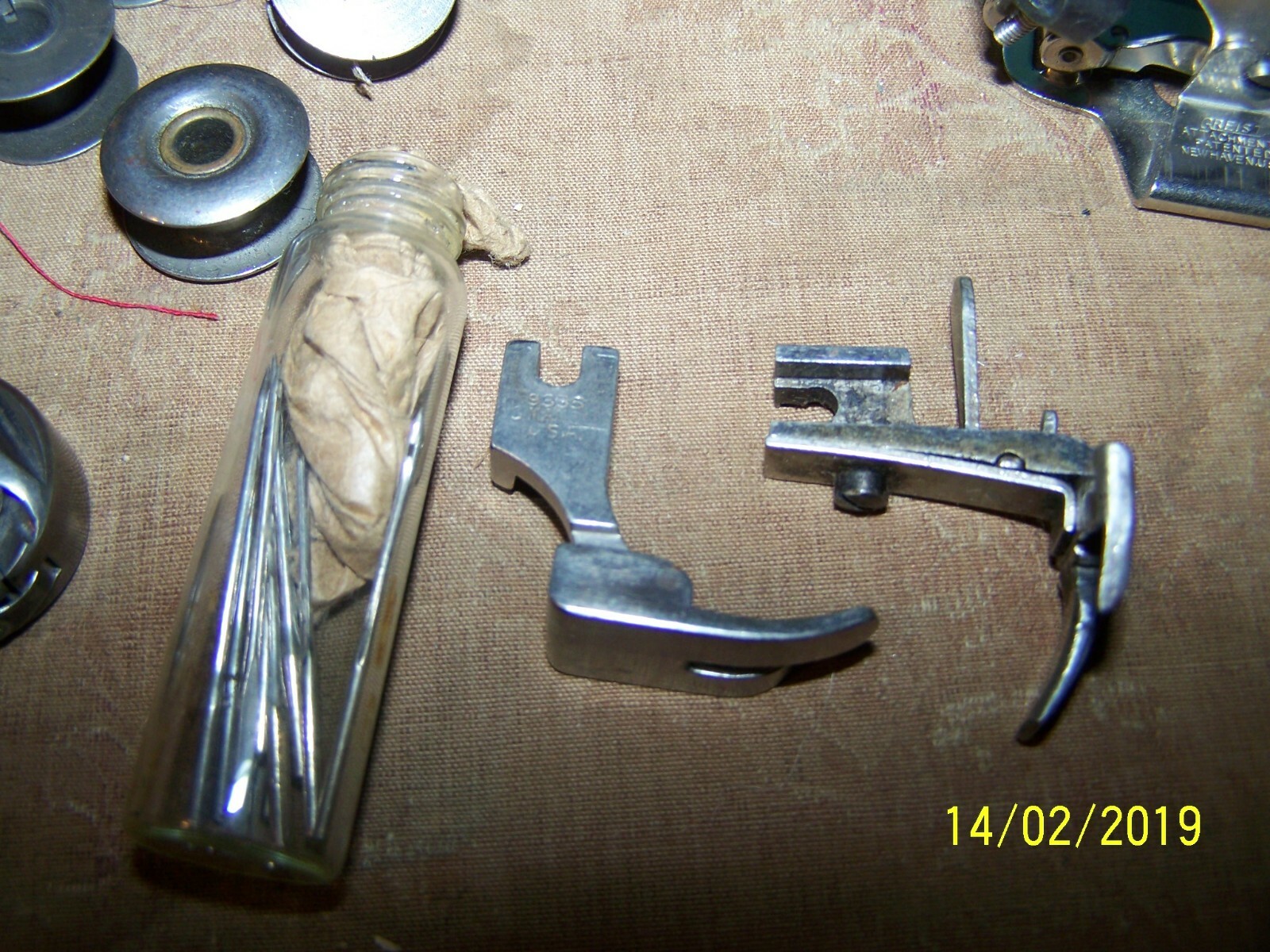 Group Lot Of Vintage Sewing Machine Bobbins & Attachments/Accessories