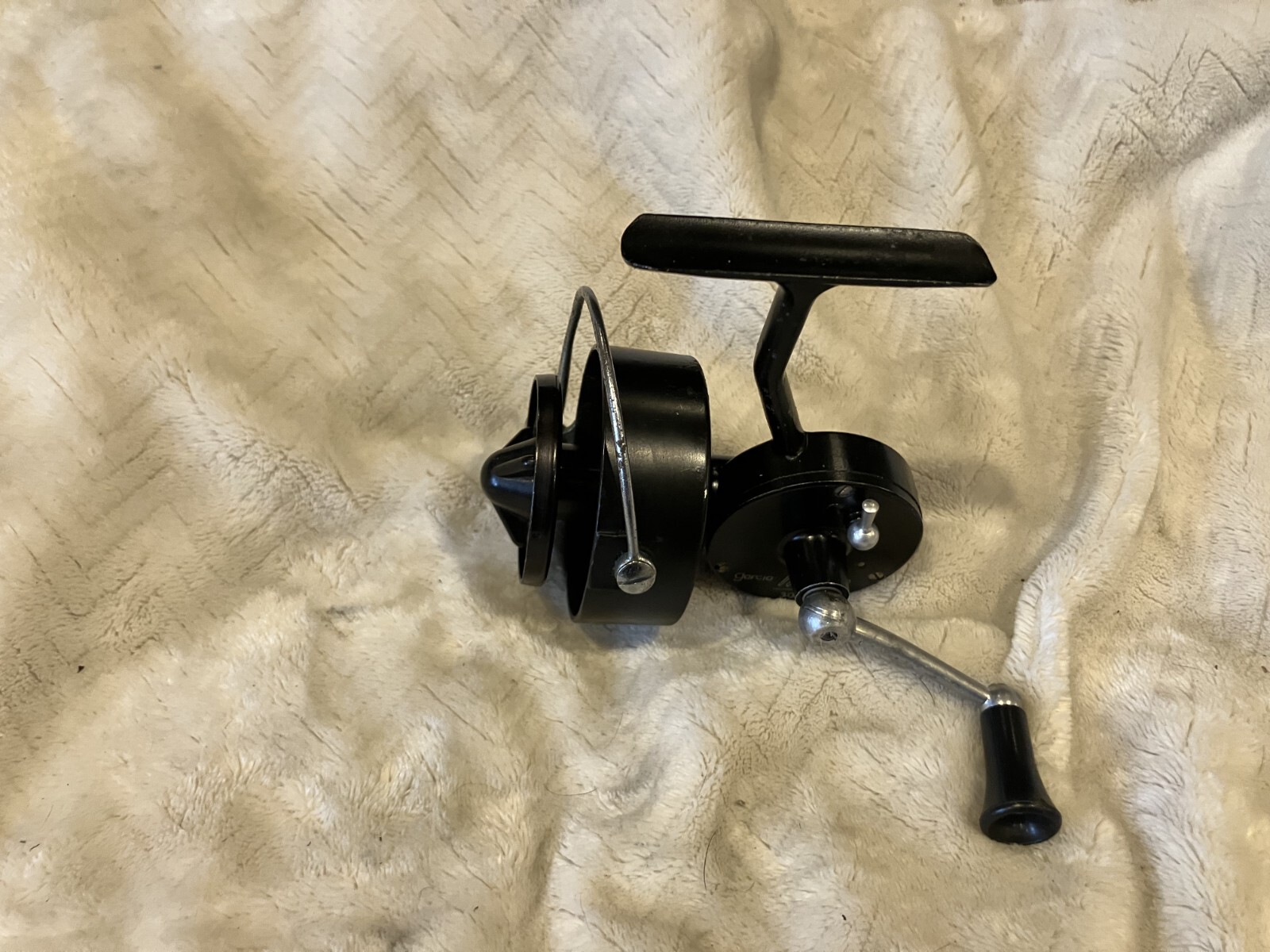 Mitchell304S ミッチェル Vintage Mitchell 304 Spinning Reel (SN on FOOT: 2149574) in