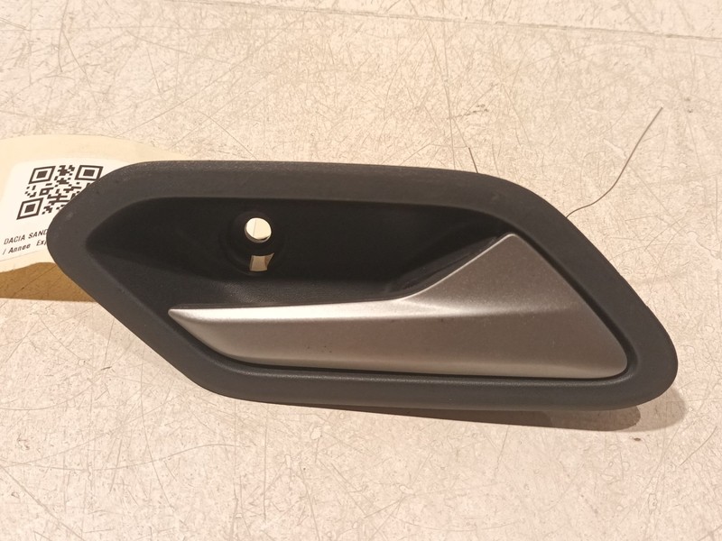 Poignee Interieur Porte Avant Droit 826727800r Dacia Sandero Iii Essence