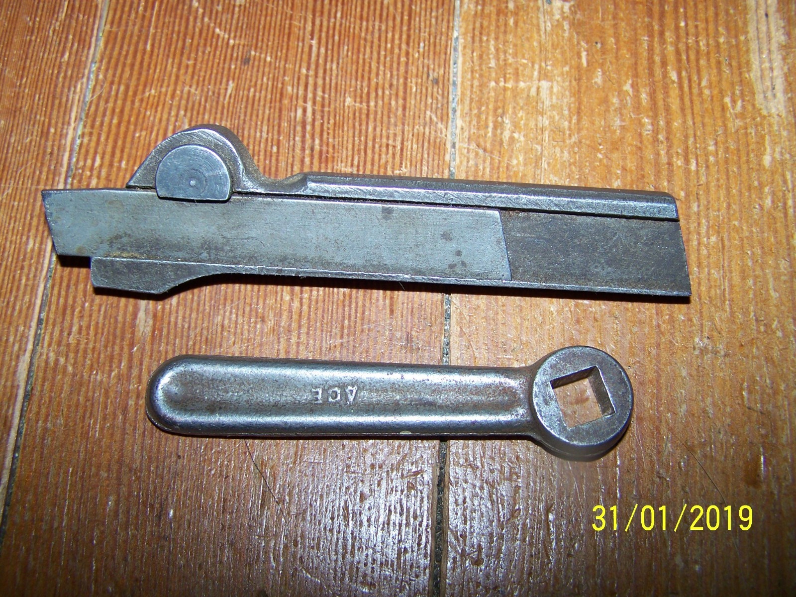 ACE No. 2020-S Cutting-Off Tool Holder W/Wrench Machinist Gunsmith Tool