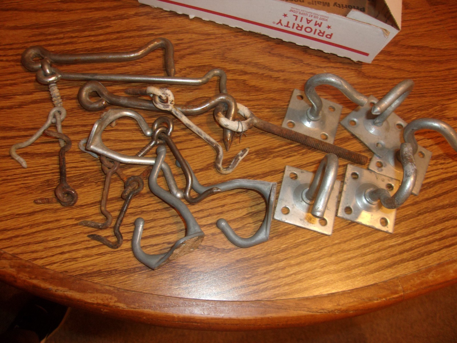 VINTAGE JUNK DRAWER LOT HOOKS MISC COAT HOOKS GATE HOOKS SMALL HOOKS WALL HOOKS