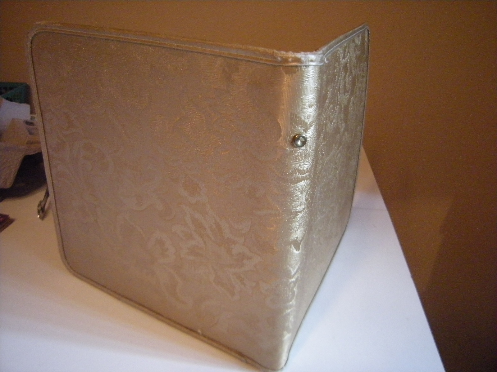 BOYE KNITTING NEEDLE MASTER CASE WITH ZIPPER VINTAGE GOLD BROCADE STORAGE CASE