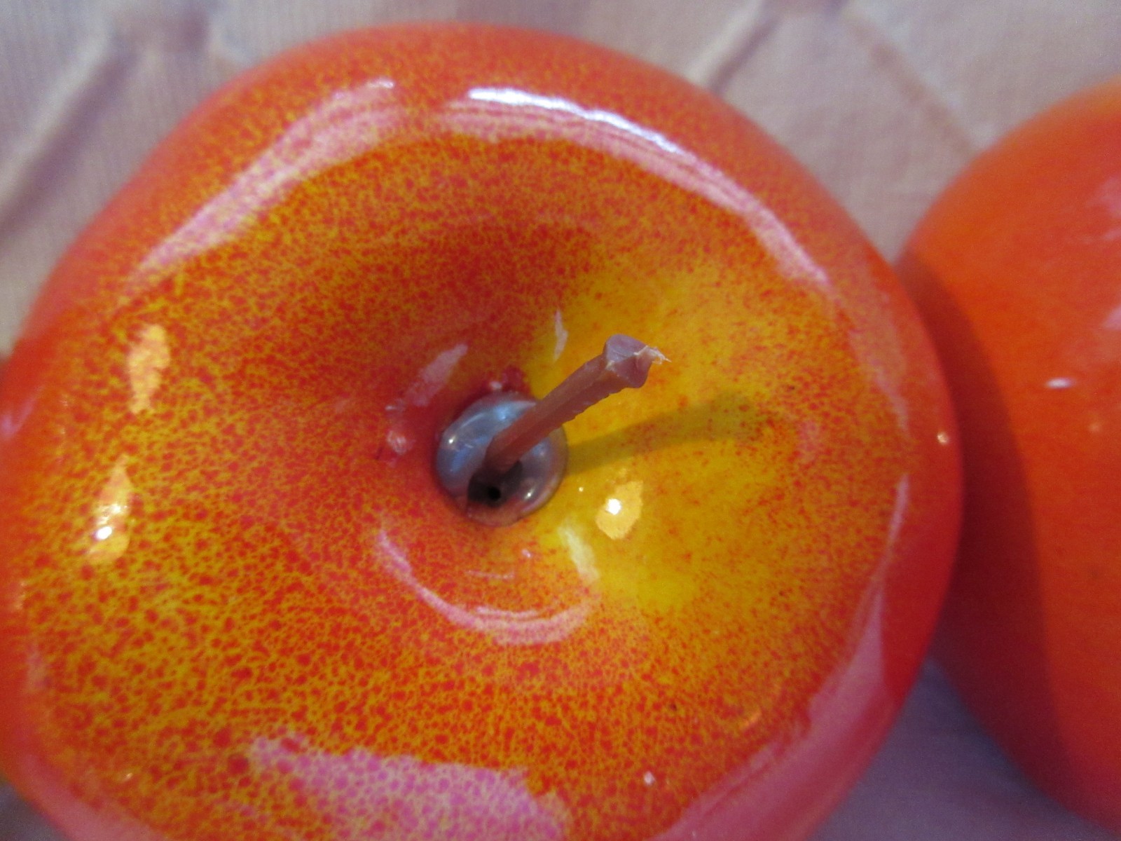 Ceramic Fruit (Various) and Metal Wire Design Decor Bowl And Grapes