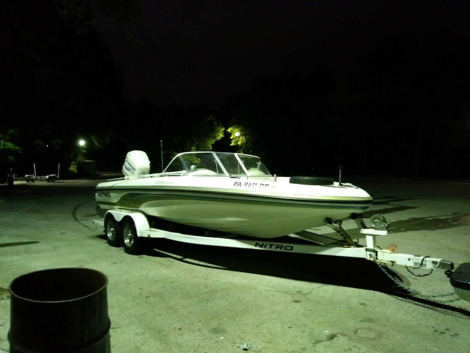 2003 Tracker Marine Nitro Series 288 Sport fish-and-ski, 225 HP Evinrude