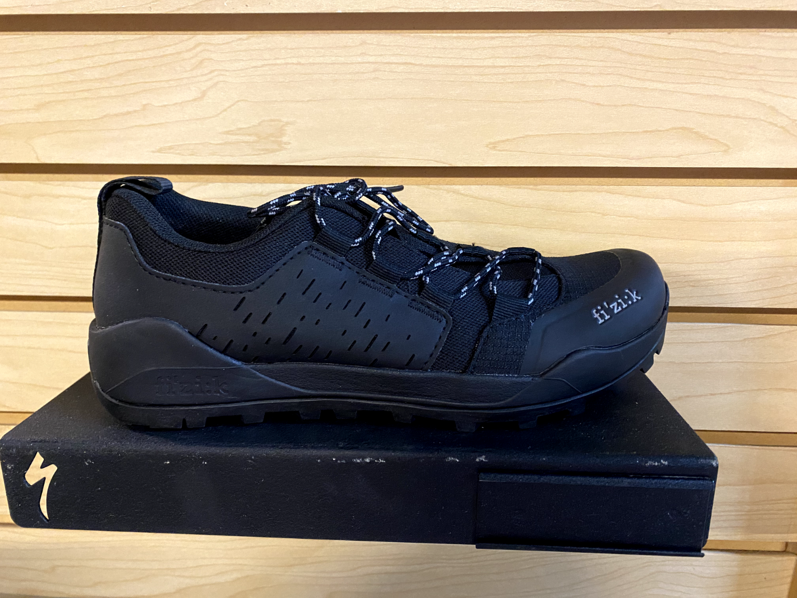 ウェア fizik  TERRA X2 Amazon.co.jp: Fizik(フィジーク) X2 TERRA ERGOLACE AN/GRA 36