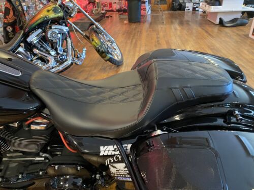 2008-2023 Harley Touring 6' Tall Rider Le Pera Black Outcast 2008-2023 Harley Touring 6' Tall Rider Le Pera Black Outcast