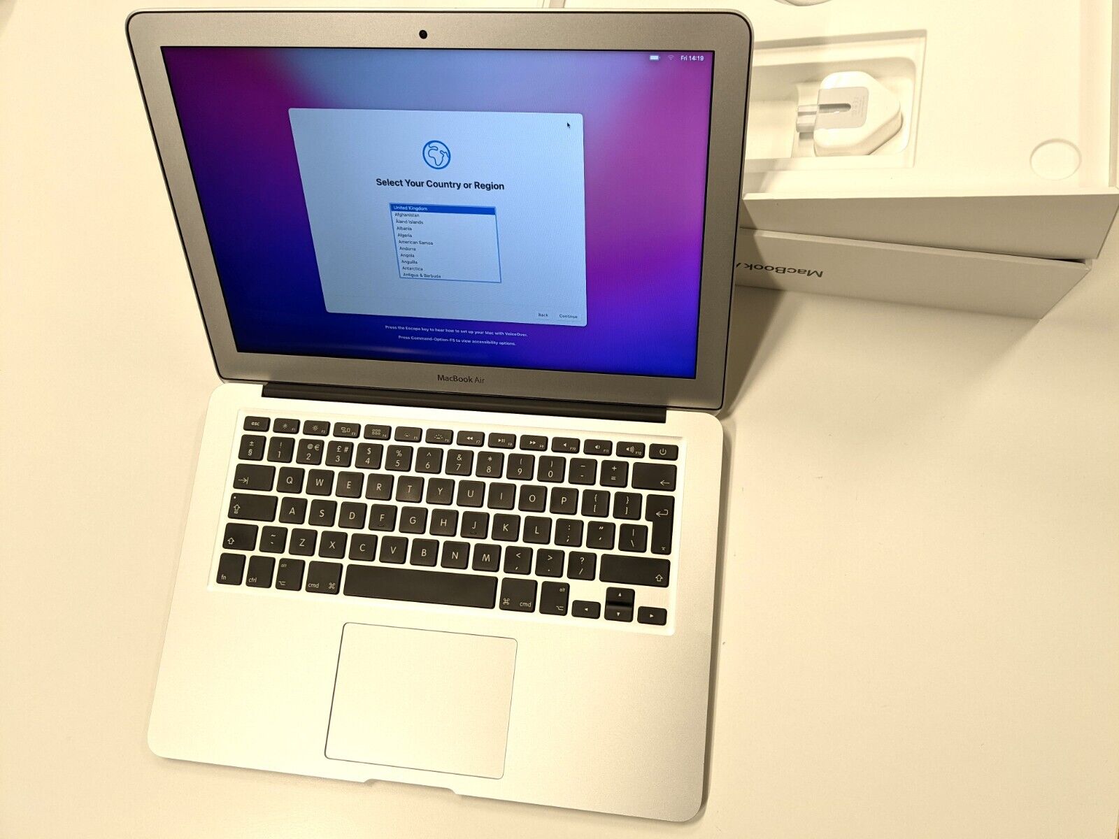 Apple MacBook Air 13 Apple MacBook Air 13