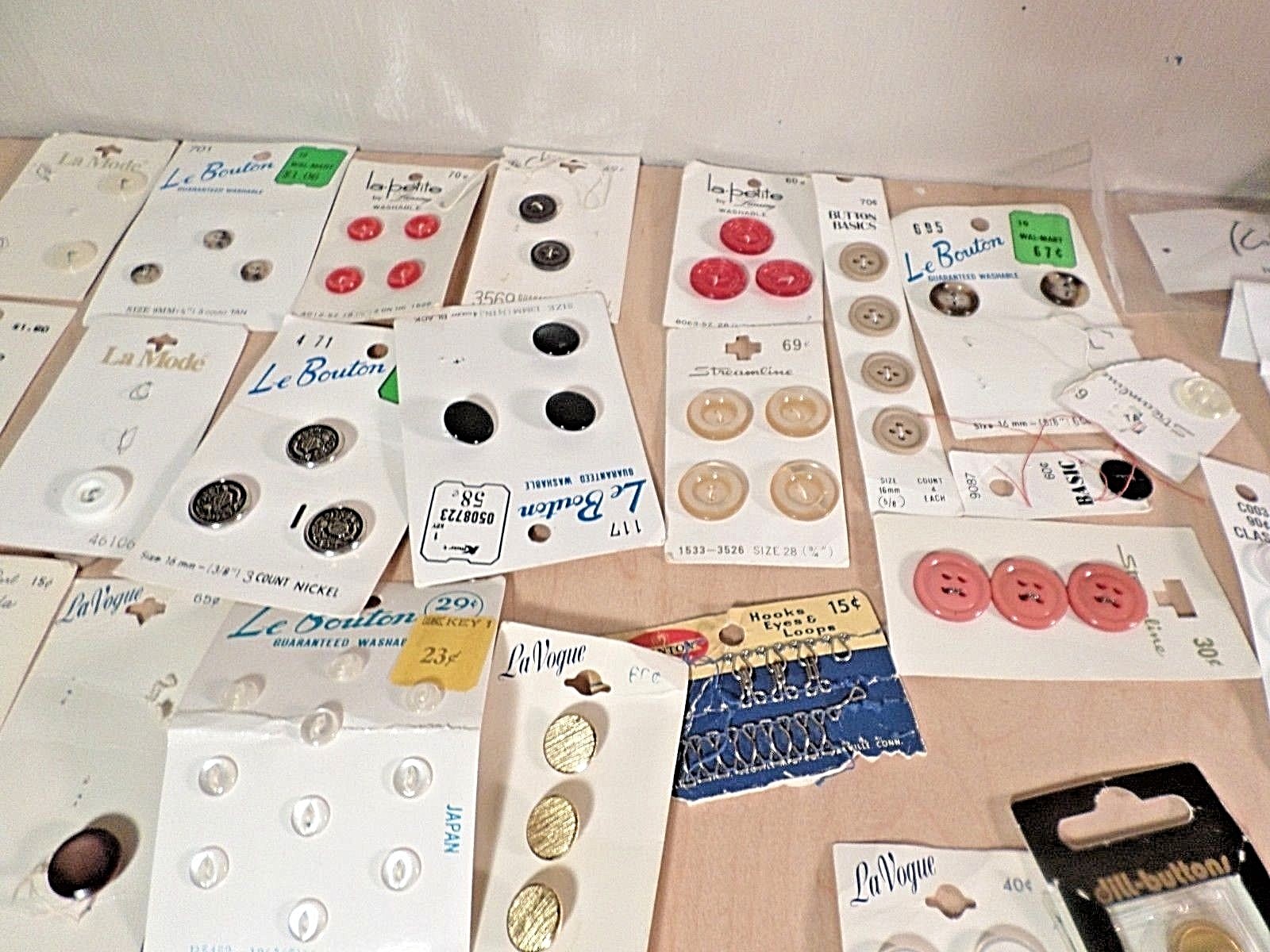 Huge Lot of Vintage Buttons ~ 100's of Different Sizes, Shapes & Colors ~ More!