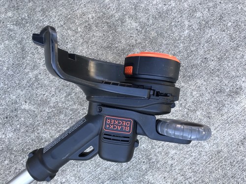 Black & Decker  20V Max Lithium Grass Trimmer Edger LSTE525 Weed Eater