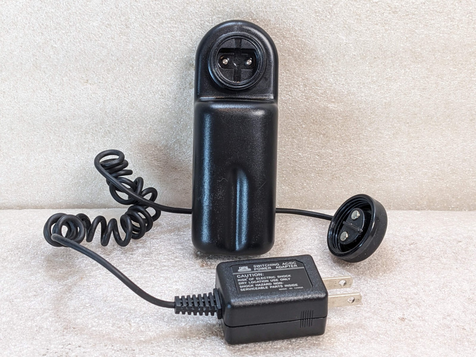 激安 Y242-19 Battery Charger CC-2200 鳴る バッテリー充電器