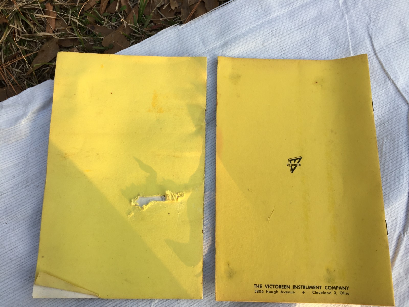 1962 Radiological Dosimeter Charger 750 5b & Survey Meter CD V-700 6B Manuals x2