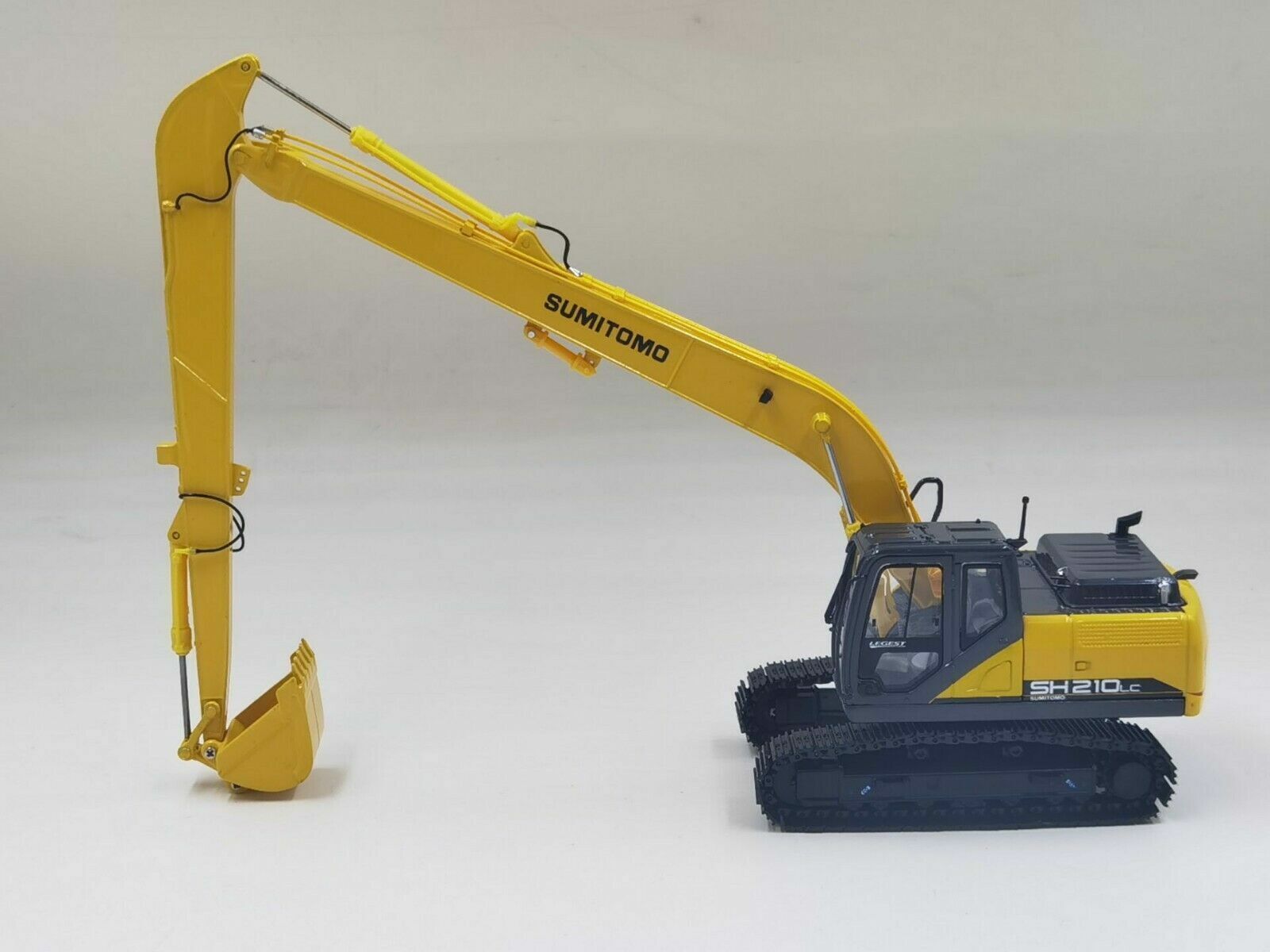 Sumitomo SH210LC-6LR Long Reach Excavator - 1:50 Scale Sumitomo SH210LC-6LR Long Reach Excavator - 1:50 Scale