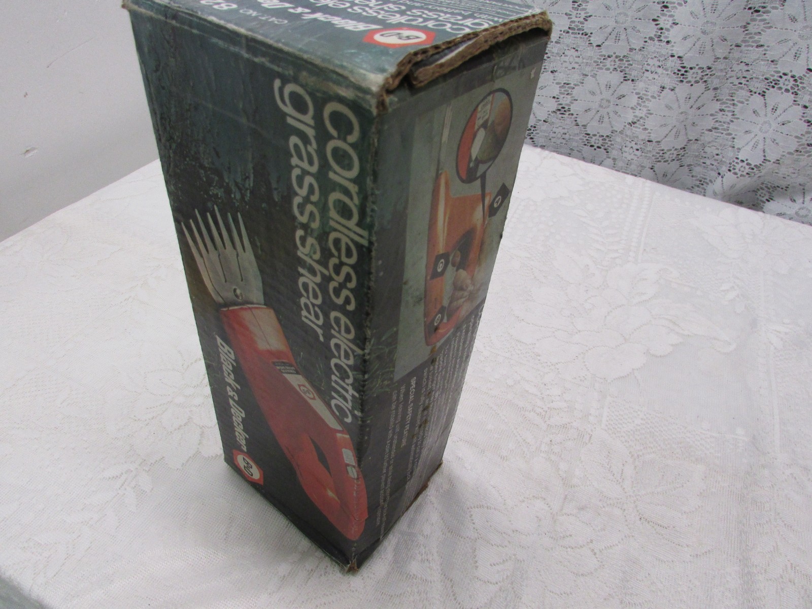 Black and Decker Cordless Electric Grassshear (D10)