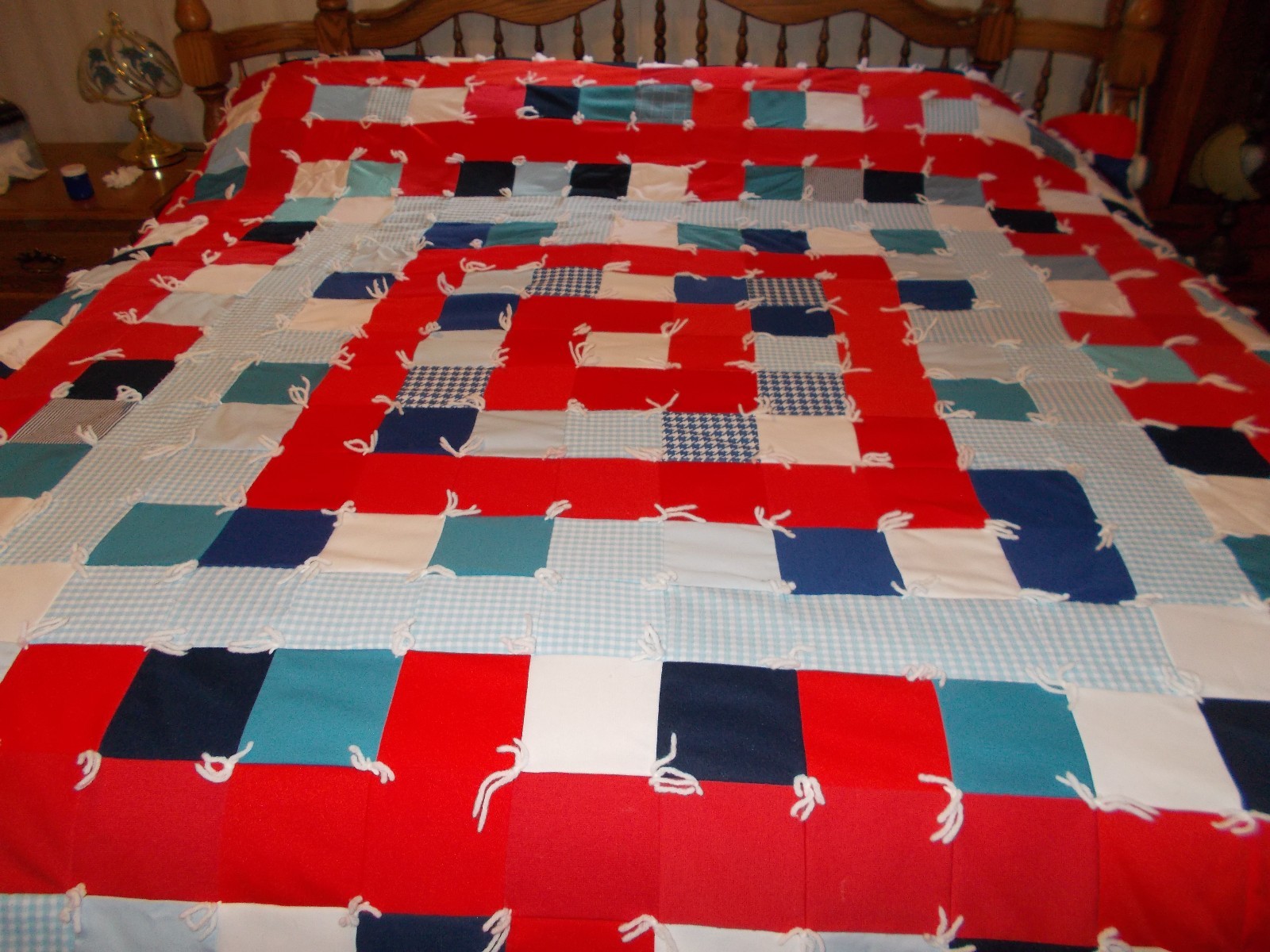 Vintage Red/White/Blue Double Knit KING SIZE Knotted Quilt/Comfort 96