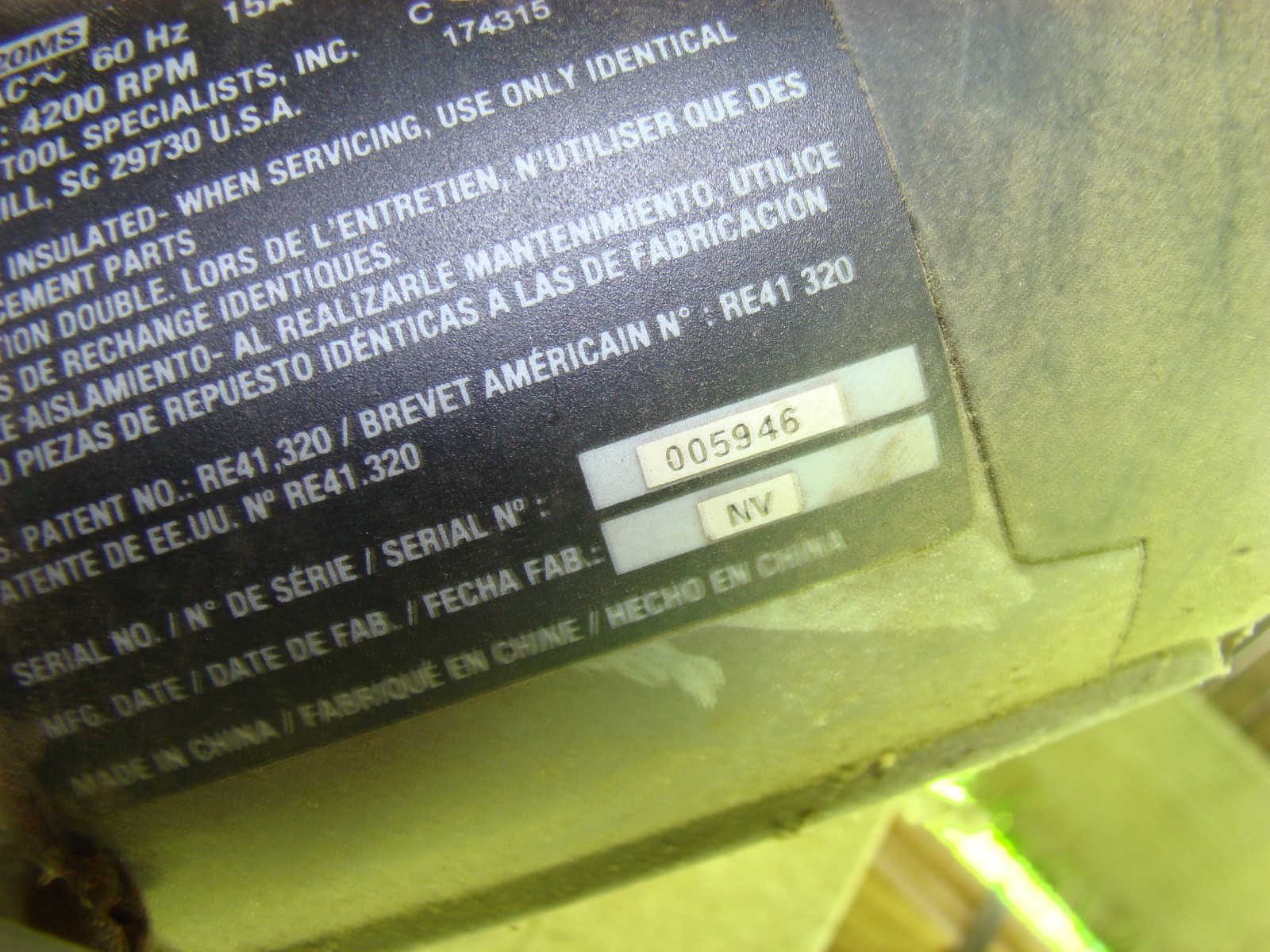 Porter Cable 12-in 15 AMP  Compound Miter Saw ( lot 2)