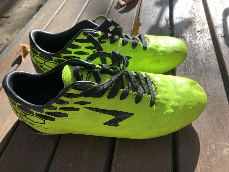 soccer boots size 3