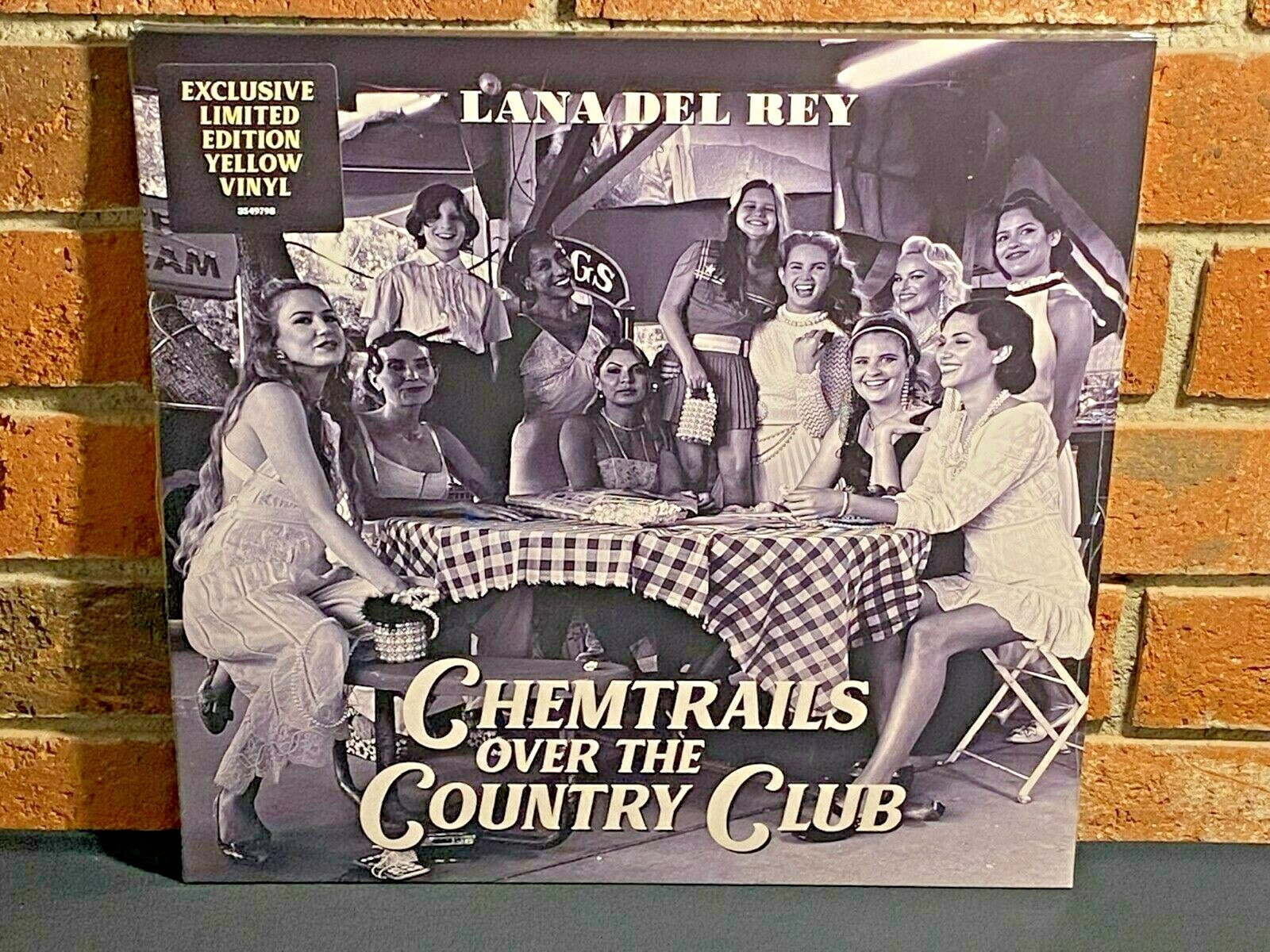 洋楽 Chemtrails Over the Country Club Lana Del Rey - Chemtrails Over The Country Club (Official