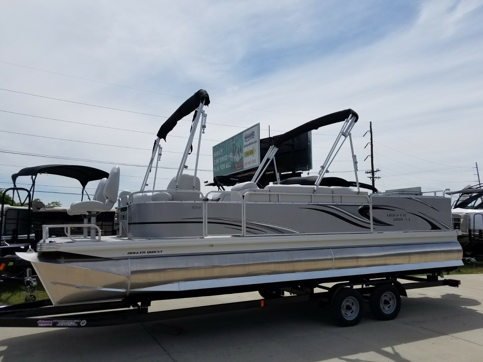 Angler Qwest Fish & Cruise 824 Family Fish Pontoon Tri Toon Boat Yamaha F150