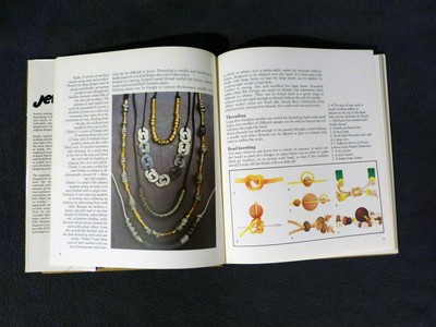 Book, Jewelry,edited by Sue Simmons from Great Britian, NICE, with many pictures