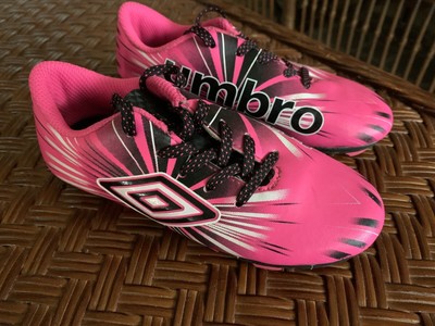 umbro girls soccer cleats