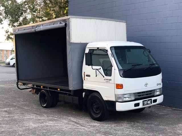 Toyota dyna 200