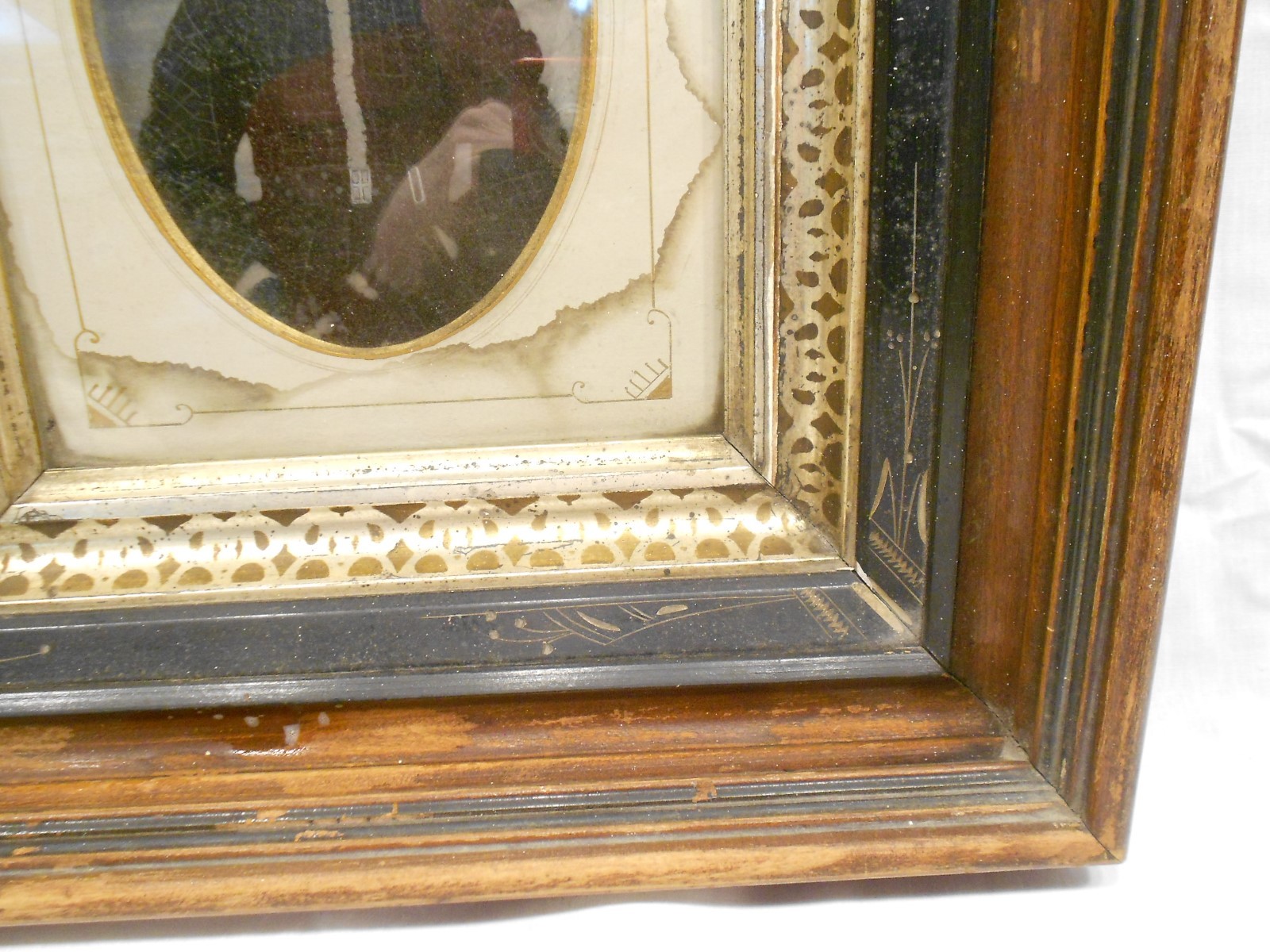 ANTIQUE HAND CRAFTED PICTURE FRAME WITH TIN PLATE PICTURE