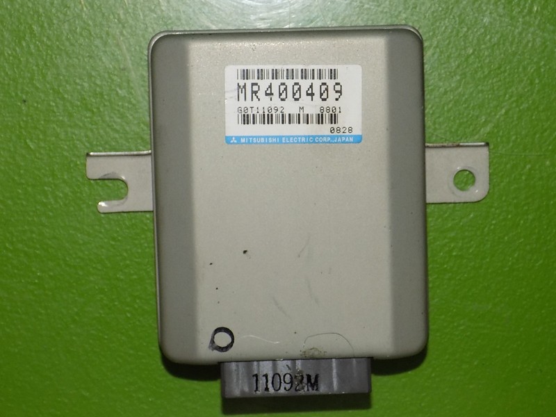 95 96 97 98 99 Eclipse OEM MR400409 cruise control module computer