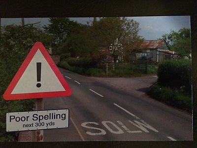 LOST IN A GOOD BOOK. JASPER FFORDE. SIGNED 1ST EDITION WITH PROMO POSTCARD