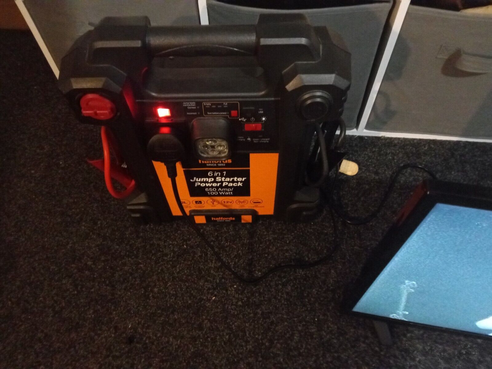 Halfords 6in1 12V 100W Inverter Jump Leads Starter Pack Tyre Inflator