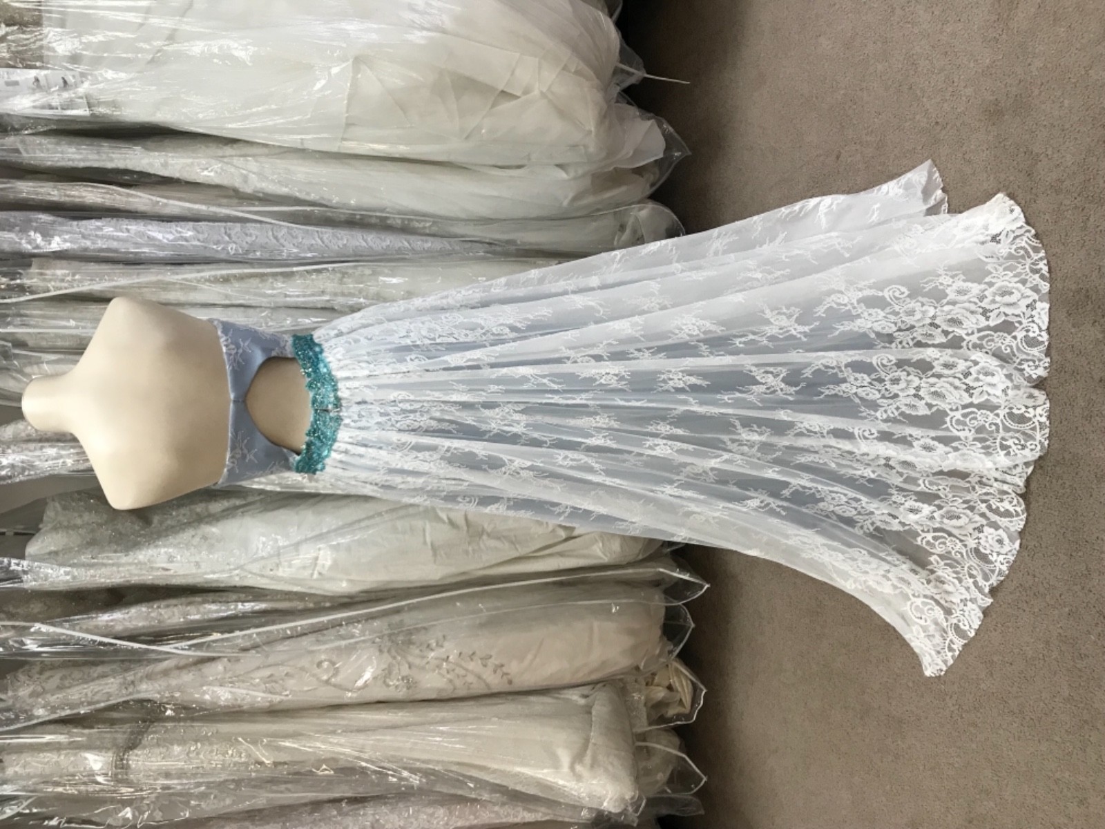 Malisha lace prom gown