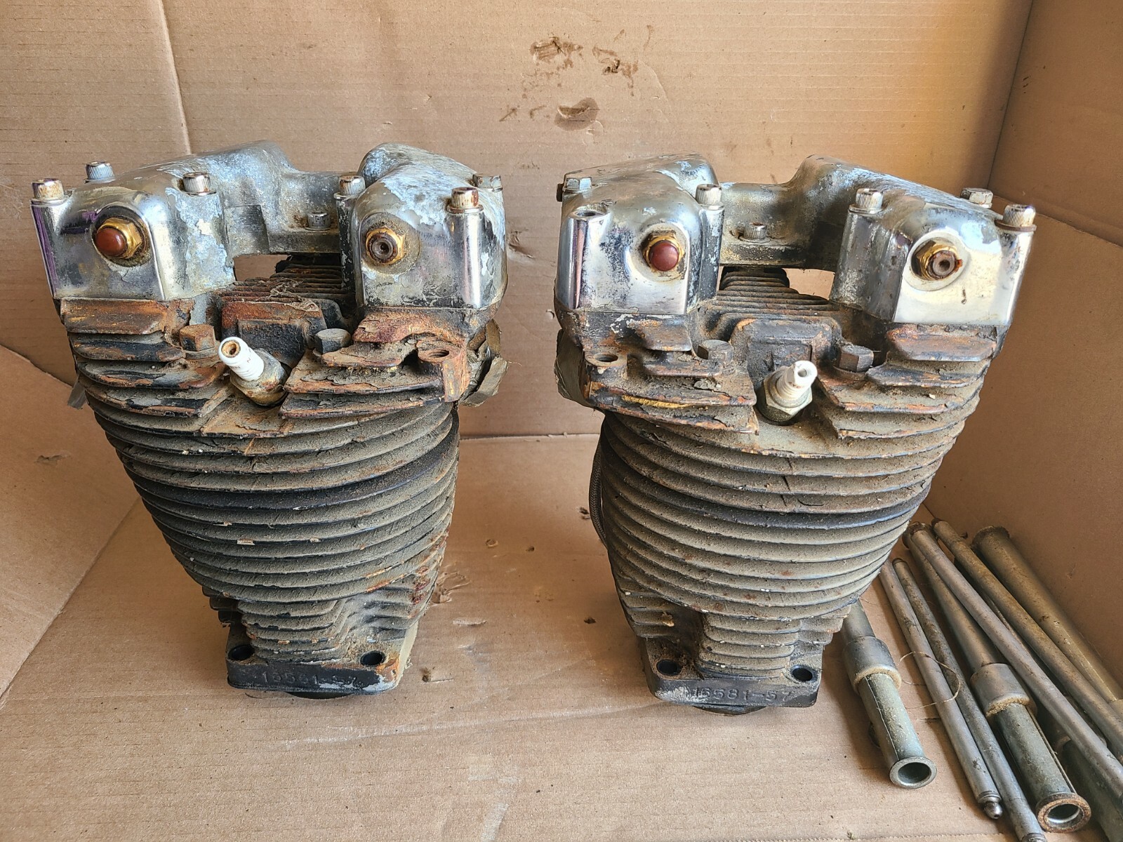 シリンダーヘッド　ハーレー　XL FRONT & REAR CYLINDER 57-71 HARLEY IRONHEAD SPORTSTER 16561