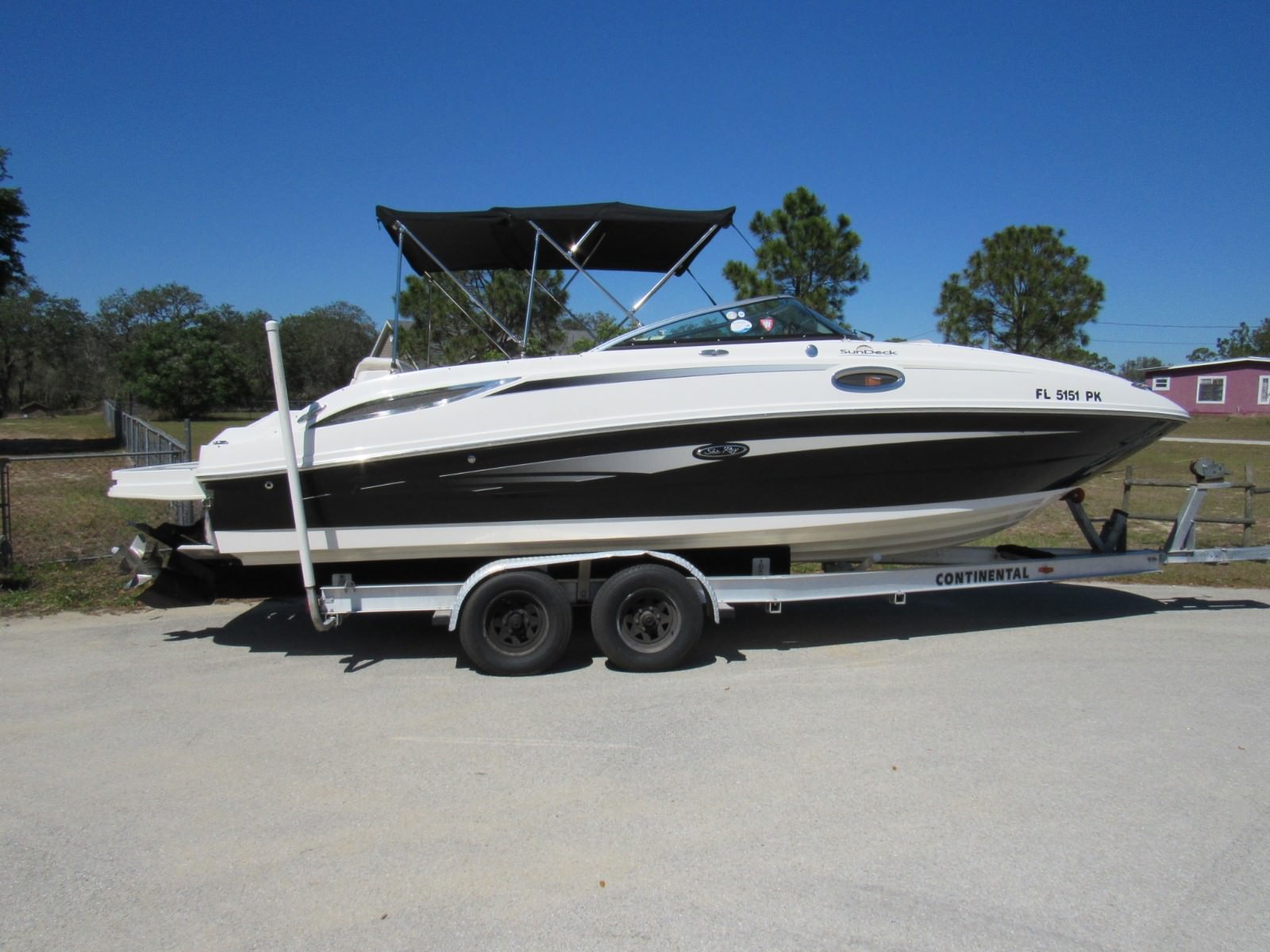 2012 Sea Ray Sundeck 260 Extremely Clean Boat Low Hours!