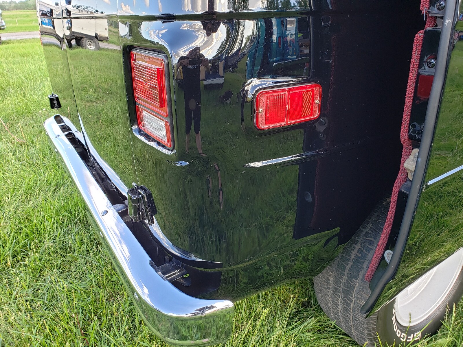 71 95 Chevy Van 2Pc Standard Red Rear Side Lights G10 G20 G30 GMC