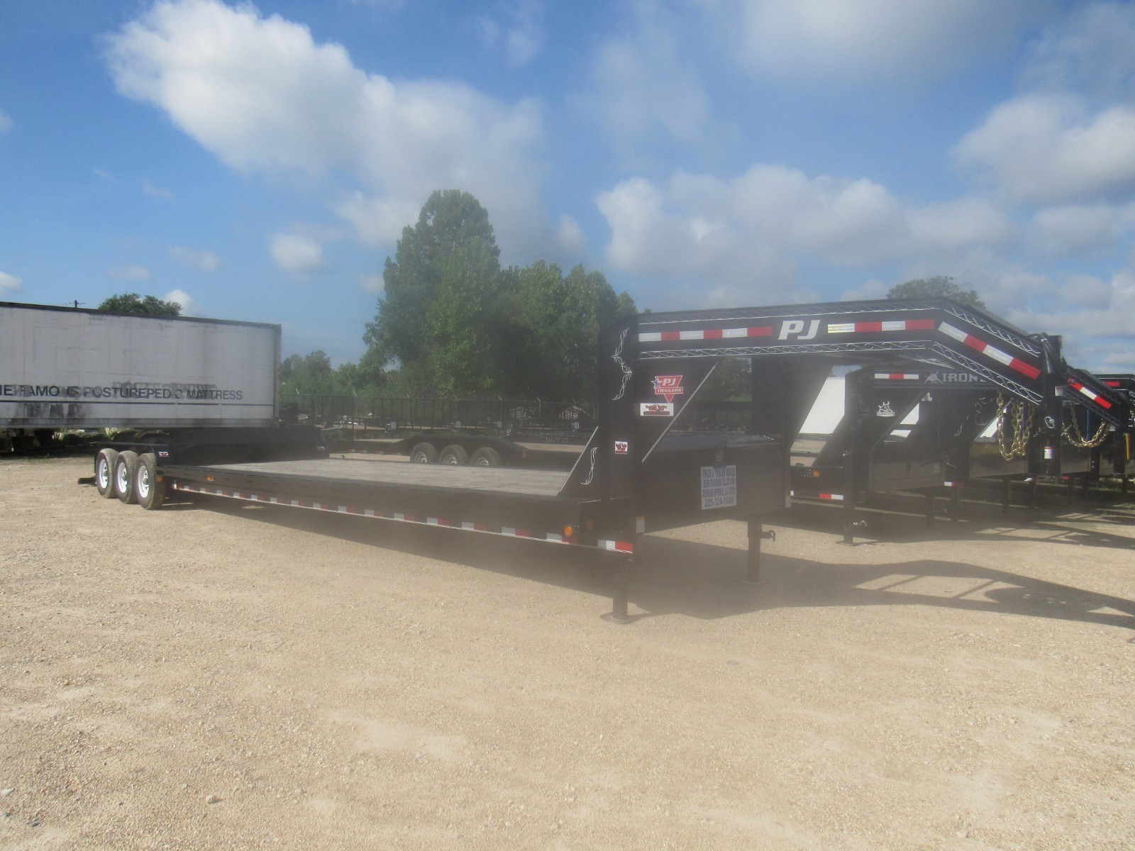 40'  PJ--GOOSENECK--TILT TRAILER--CAR HAULER--EQUIPMENT--3/7000 DEXTER BRAND NEW