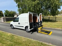 VAUXHALL COMBO 2000 1.6 CDTI 105PS L1H2 TAIL LIFT VAN 18 REG 68,200 MILES *NHS*