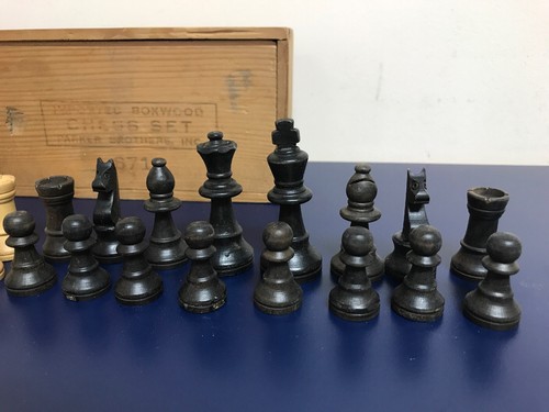 Vintage Parker Brothers Boxwood Chess Set 671 With Wooden Box Pieces Chessmen