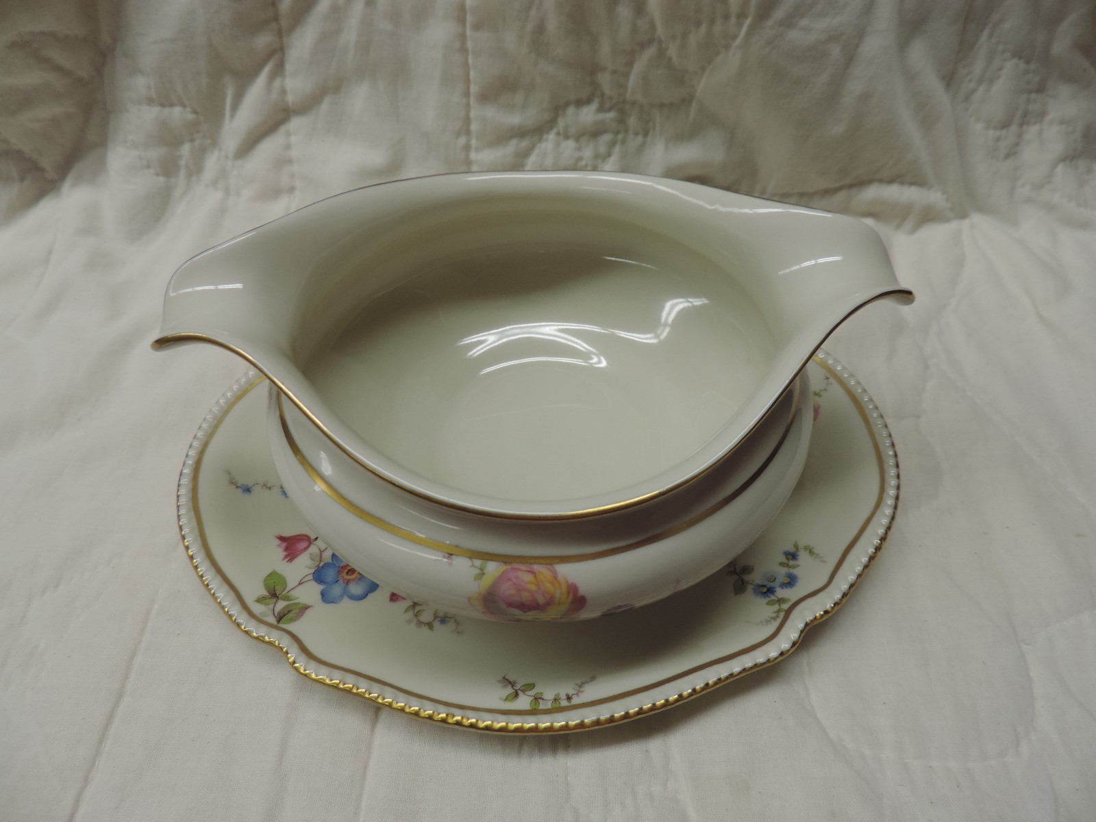 Castleton Sunnyvale USA Gravy Sauce Boat With Attached Under Tray