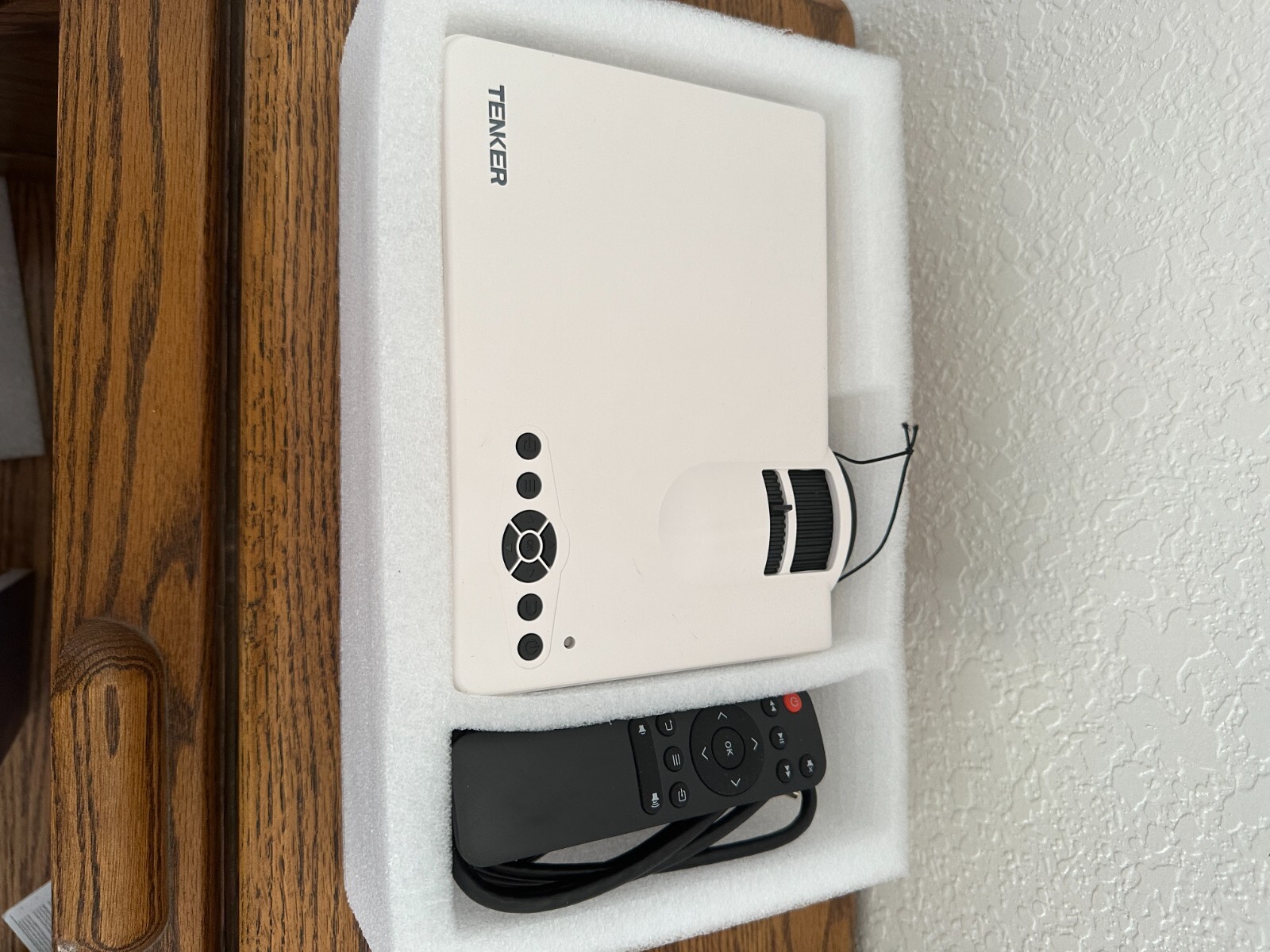 TENKER Upgraded 1500 Lumens Q5 LCD Mini Projector For Laptop Andriod Cell Phone