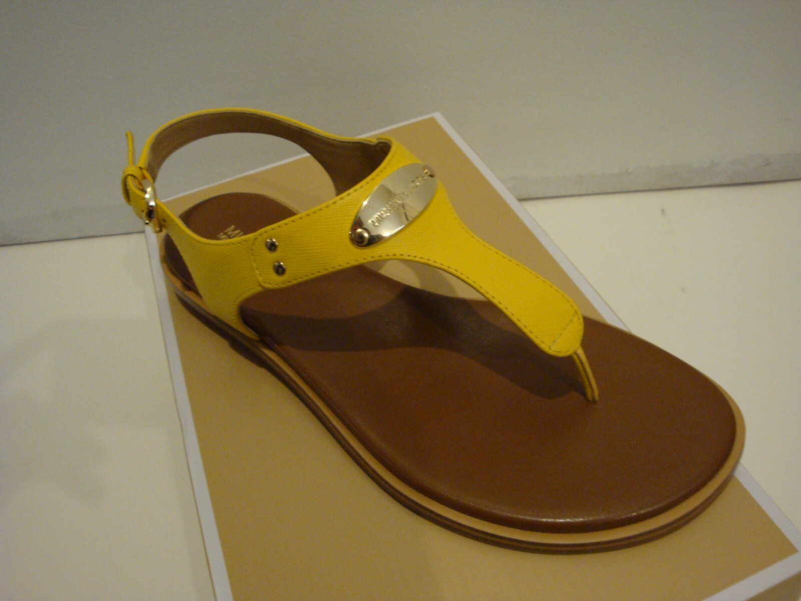 NIB New Women MICHAEL KORS Plate Slingback Thong Sandals