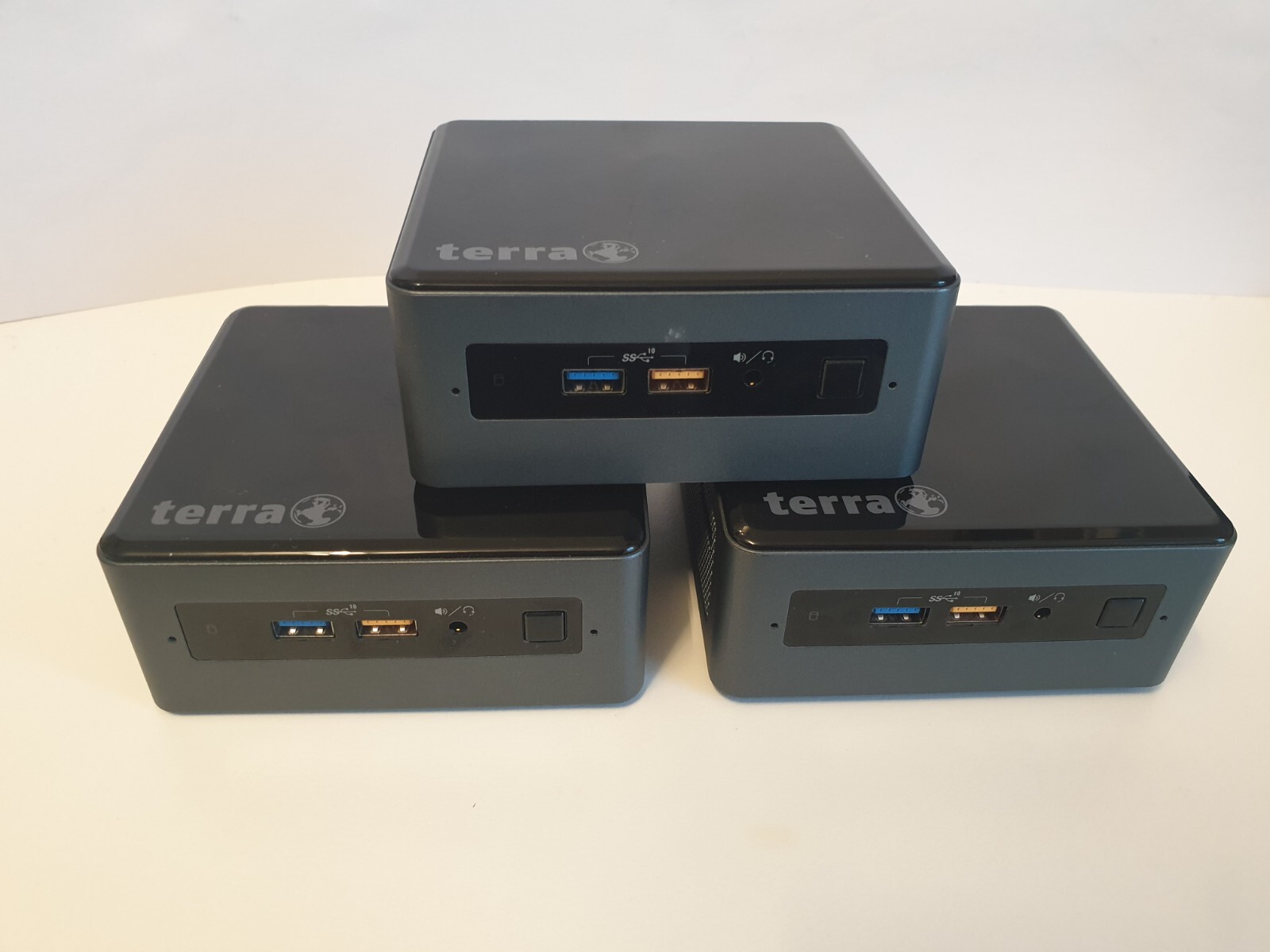 Intel NUC 8 i5-8260U 4C/8T 1.6-3.9 GHz ⚡ Win10 Pro Lizenz ⚡ Mini PC Homeserver