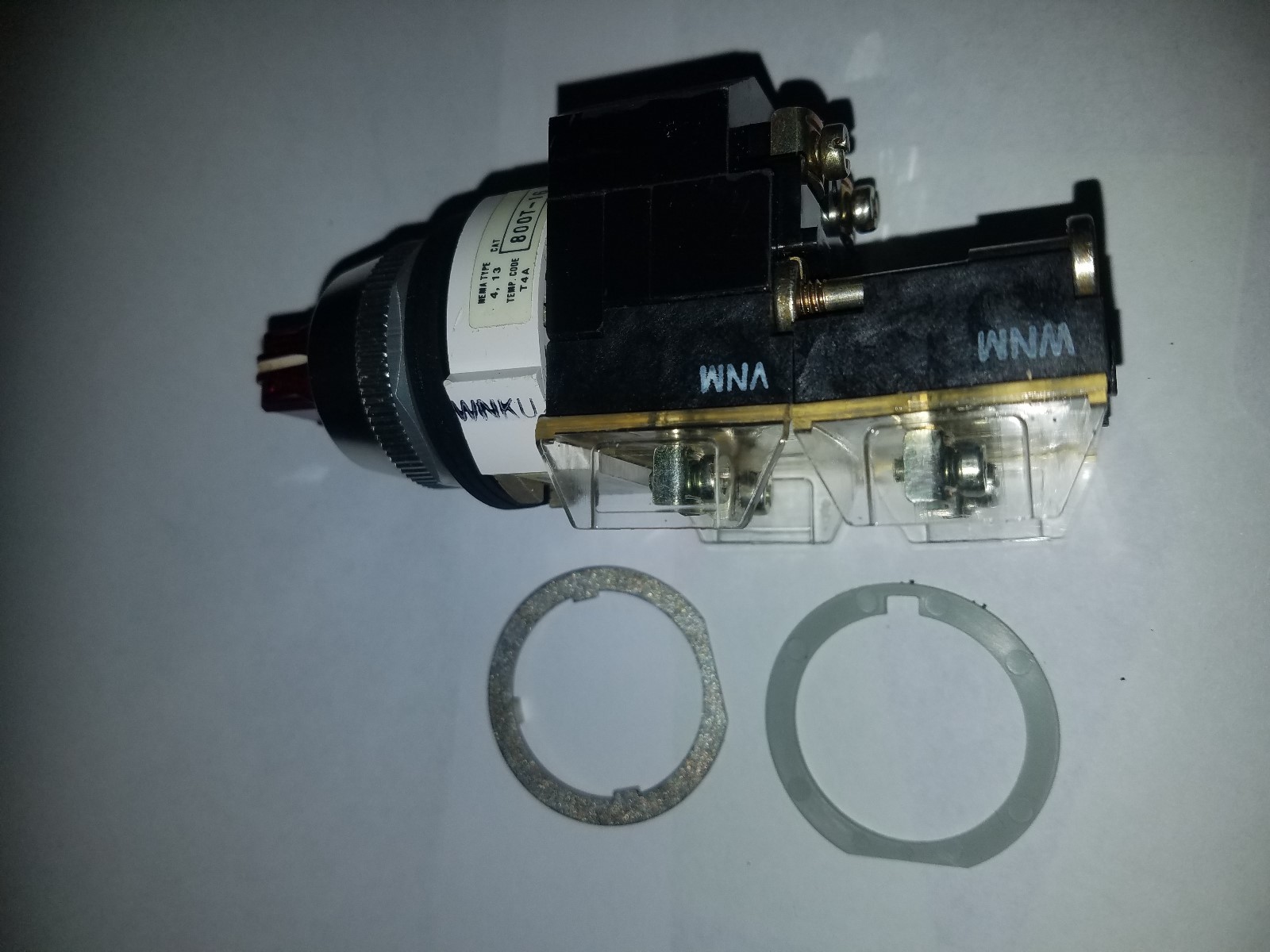 800T-16JR5KB7EJ Allen Bradley Red Illuminated 3-position Selector Switch